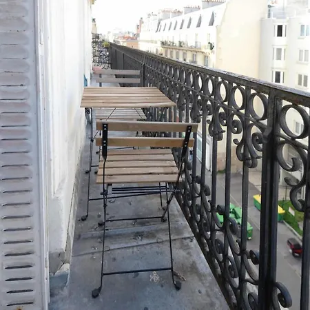 Апартаменты Nice Bright Apt Near Bastille Париж