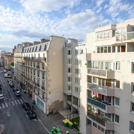 Nice Bright Apt Near Bastille Апартаменты Париж